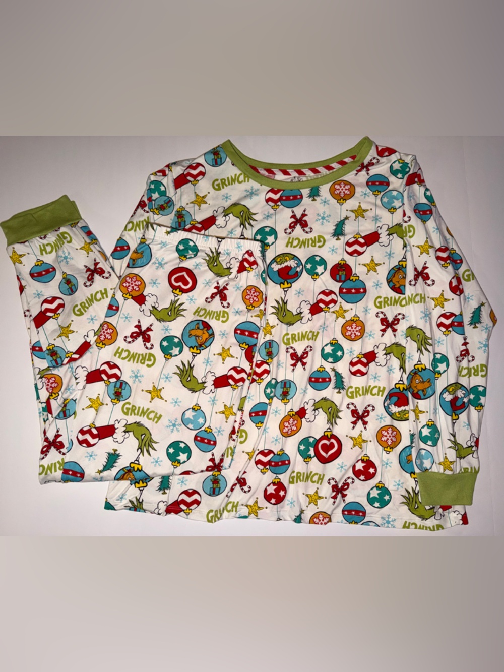 The Grinch Holiday Pajama Set - Womens’ Pajama Set